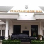 2023-12-05-dikabarkan-dapat-kunjungan-dari-kejagung-kantor-kejari-siak-disterilkan-hari-ini